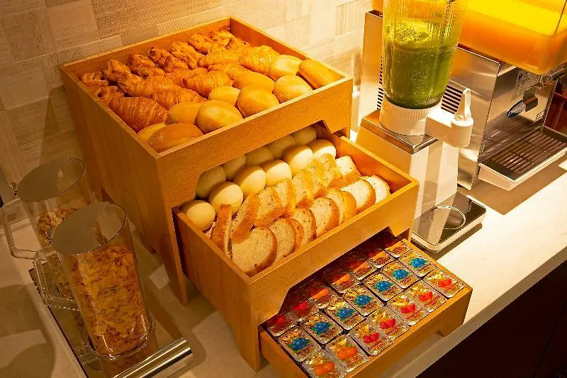 Hotel Keihan Kyoto Hachijoguchi 4*,